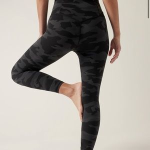 ATHLETA CAMO LEGGINGS